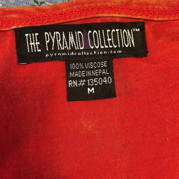 The Pyramid Collection tunic size medium - Picture 7 of 8